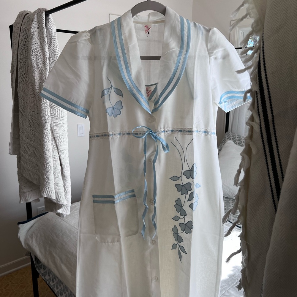 Vintage New Old Stock Nightie Set - Pristine Condition Sz. 42 Small